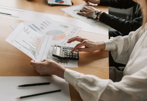 CONSUMI IN CALO A MARZO, PREOCCUPA L’INFLAZIONE “PERCEPITA”