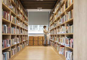 “PER INCENTIVARE LA LETTURA, METTERE LE LIBRERIE AL CENTRO”