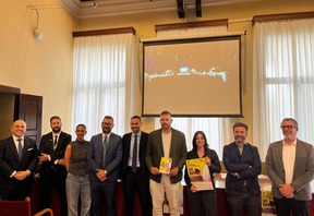 FOTO DI GRUPPO ALLA PRESENTAZIONE DI VIWINE ALLA STAMPA
