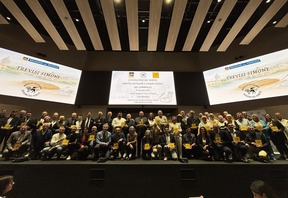 Foto di gruppo per le attività premiate della provincia di Vicenza