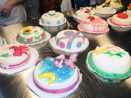 Alcune foto delle creazioni realizzate durante un corso base di cake design. E chissà coome saranno quelle del corso avanzato Alcune foto delle creazioni realizzate durante un corso base di cake design. E chissà coome saranno quelle del corso avanzato