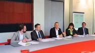 Da sinistra Jacopo Bulgarini d'Elci, Luca Stragapede, Nicola Piccolo, Lucia Zuin e Federico Azzolini Da sinistra Jacopo Bulgarini d'Elci, Luca Stragapede, Nicola Piccolo, Lucia Zuin e Federico Azzolini