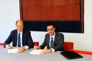 La firma della convenzione: da sinistra Ernesto Boschiero, direttore Confcommercio Vicenza e Enrico Bottazzo, direttore Filiale Vicenza Banca Sella La firma della convenzione: da sinistra Ernesto Boschiero, direttore Confcommercio Vicenza e Enrico Bottazzo, direttore Filiale Vicenza Banca Sella