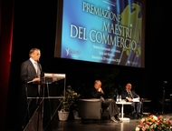 Un momento della cerimonia, con il discorso del presidente 50&Più Fiorenzo Marcato. A fine articoloo i gruppi dei premiati Un momento della cerimonia, con il discorso del presidente 50&Più Fiorenzo Marcato. A fine articoloo i gruppi dei premiati