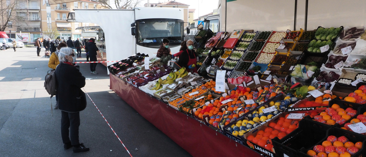 Il mercato alimentare di Vicenza dopo la regolamentazione (foto Comune di Vicenza)